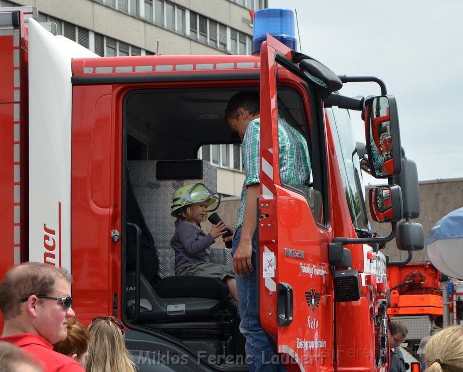 Tag der Offenen Tuer BF Koeln Weidenpesch Scheibenstr P709.JPG